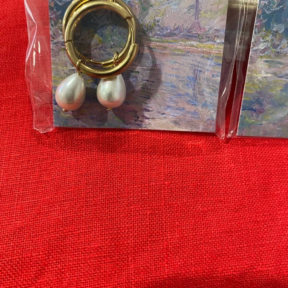 Earrings two pair